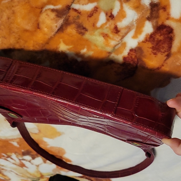 MAXX New York faux Alligator Purse - Picture 10 of 12